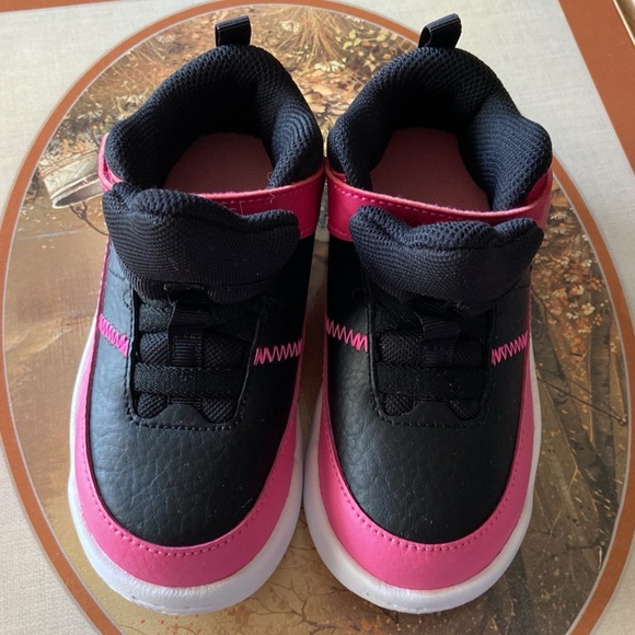 NWOT Jordan’s-23 Toddlers Sz-9C NoTie Laces w/Velcro, Light, Comfortable Shoes - Picture 11 of 16